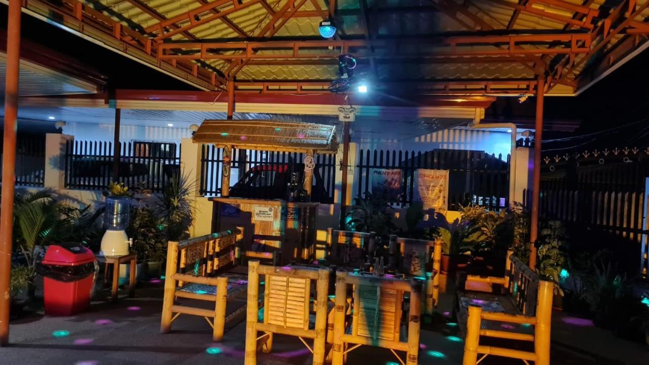 Babas Guesthouse โมอัลโบอัล ภายนอก รูปภาพ