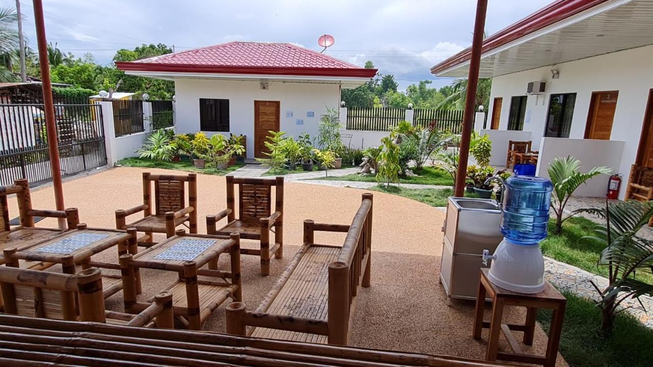 Babas Guesthouse โมอัลโบอัล ภายนอก รูปภาพ