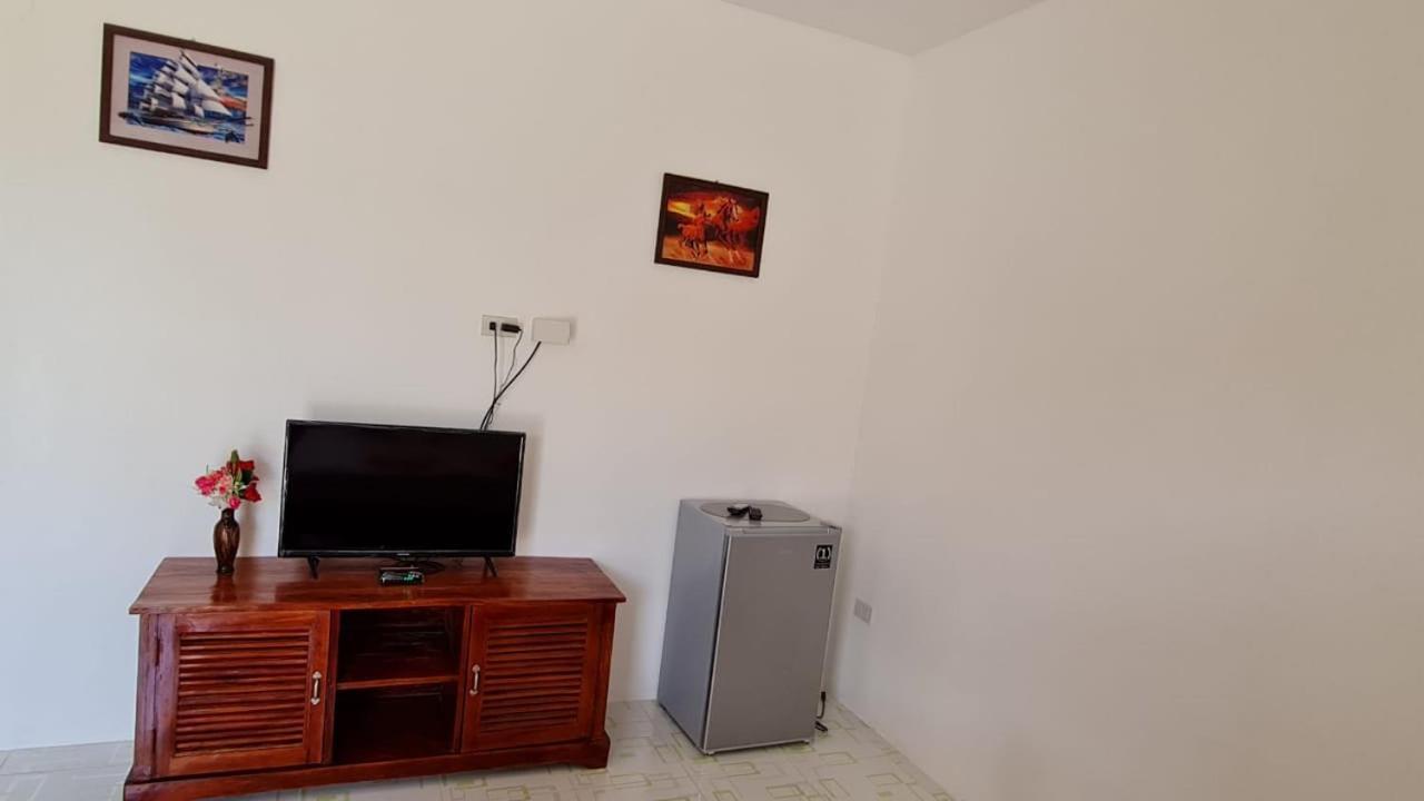 Babas Guesthouse โมอัลโบอัล ภายนอก รูปภาพ