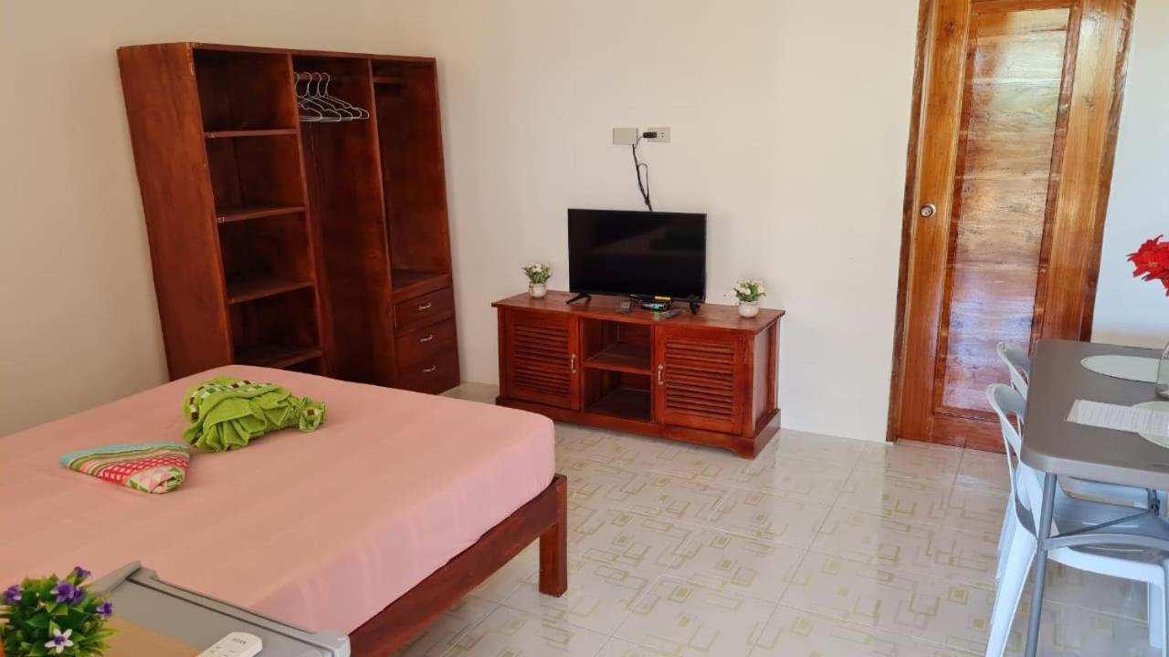 Babas Guesthouse โมอัลโบอัล ภายนอก รูปภาพ