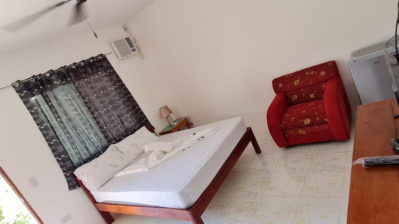Babas Guesthouse โมอัลโบอัล ภายนอก รูปภาพ